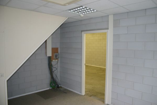 Kantoor met loods 275m²